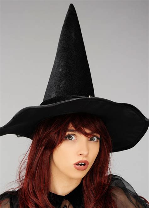 Black velvet witch hat